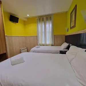 Guest house Izar Bat, San Sebastian